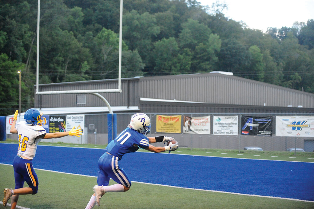 9-1 bl Brady Robinson (snagging pass).jpg